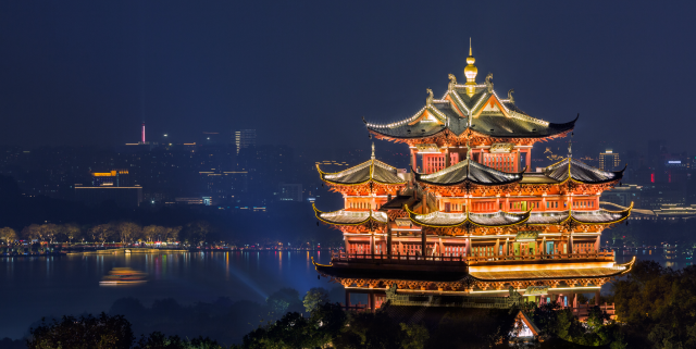 DK 클리닉 항주는 뷰티·재생·체형 관리를 결합한 복합 웰니스 클리닉입니다. <br/><br/>프라이빗한 진료 공간과 여성 전용 프로그램을 갖추고, 도심 속 힐링 공간으로 자리잡고 있습니다.